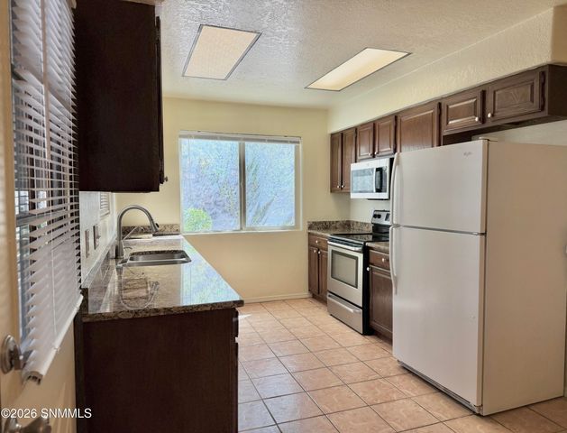 3213 Neptune Drive, Las Cruces, NM 88012