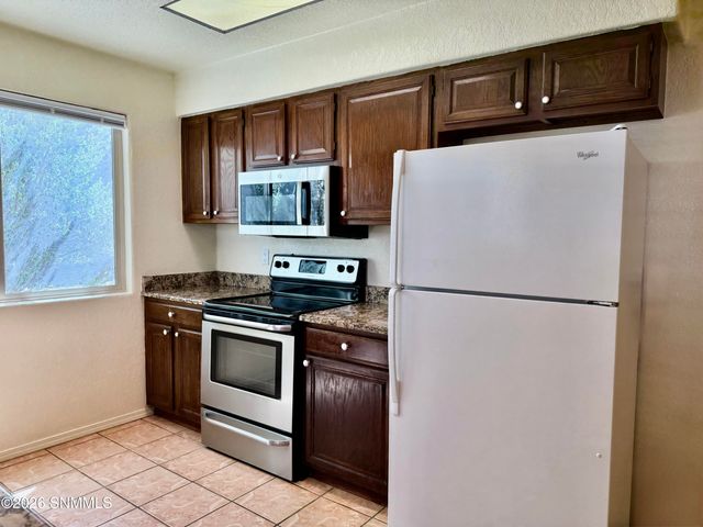 3213 Neptune Drive, Las Cruces, NM 88012
