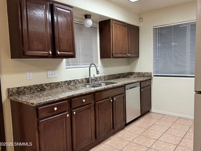 3213 Neptune Drive, Las Cruces, NM 88012