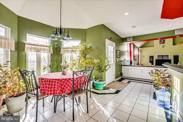 824 WINDSOR PERRINEVILLE, East Windsor, NJ 08520