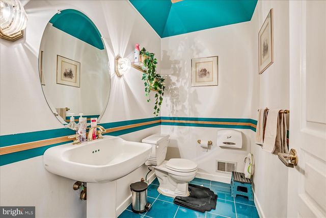 824 WINDSOR PERRINEVILLE, East Windsor, NJ 08520