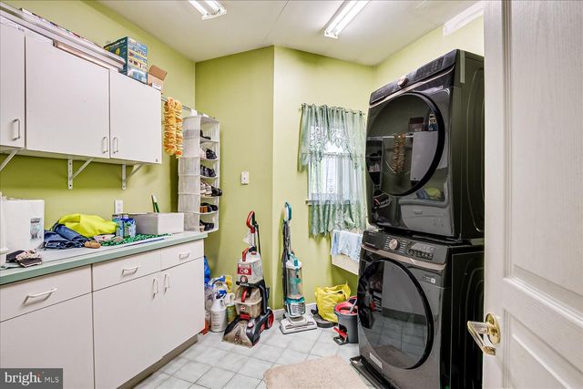 824 WINDSOR PERRINEVILLE, East Windsor, NJ 08520