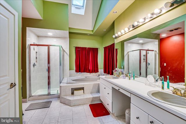 824 WINDSOR PERRINEVILLE, East Windsor, NJ 08520