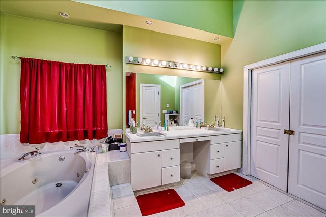 824 WINDSOR PERRINEVILLE, East Windsor, NJ 08520