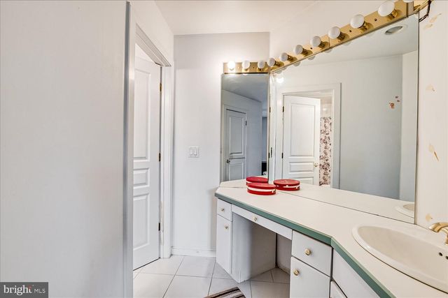 824 WINDSOR PERRINEVILLE, East Windsor, NJ 08520