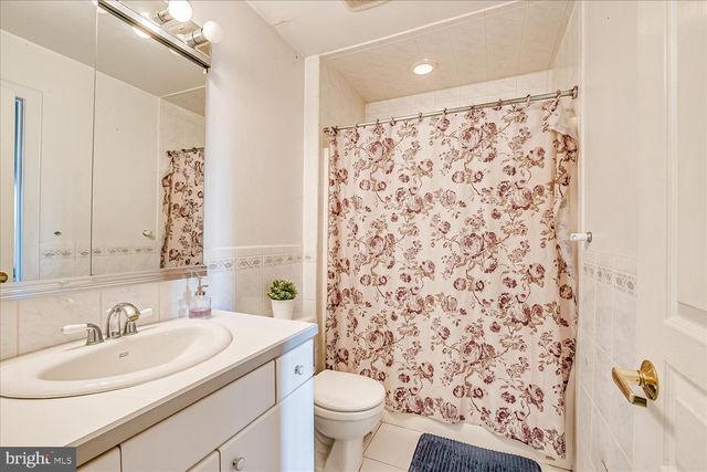 824 WINDSOR PERRINEVILLE, East Windsor, NJ 08520