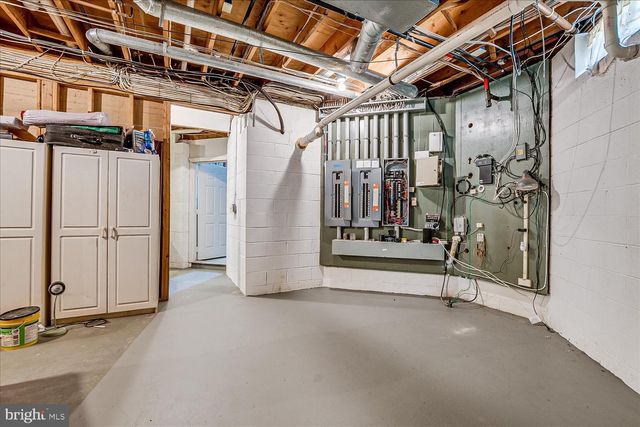 824 WINDSOR PERRINEVILLE, East Windsor, NJ 08520