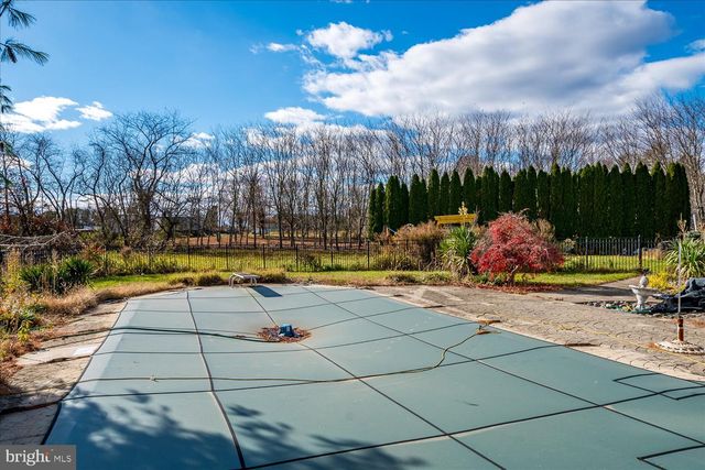 824 WINDSOR PERRINEVILLE, East Windsor, NJ 08520