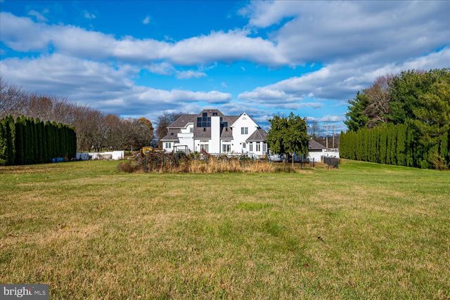 824 WINDSOR PERRINEVILLE, East Windsor, NJ 08520