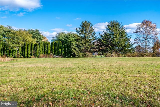 824 WINDSOR PERRINEVILLE, East Windsor, NJ 08520