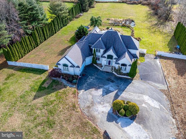 824 WINDSOR PERRINEVILLE, East Windsor, NJ 08520