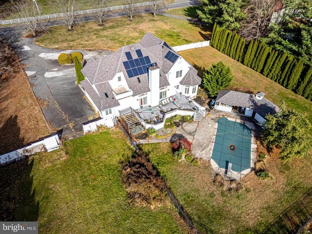 824 WINDSOR PERRINEVILLE, East Windsor, NJ 08520