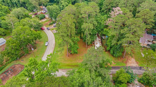 13149 S Lee Shore Drive, Willis, TX 77318