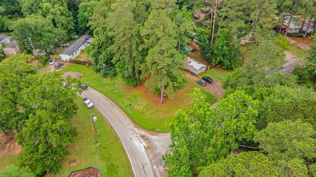 13149 S Lee Shore Drive, Willis, TX 77318