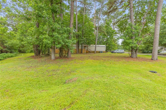 13149 S Lee Shore Drive, Willis, TX 77318