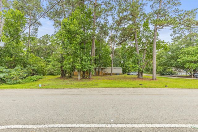13149 S Lee Shore Drive, Willis, TX 77318
