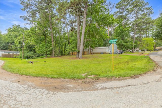 13149 S Lee Shore Drive, Willis, TX 77318