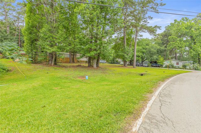 13149 S Lee Shore Drive, Willis, TX 77318