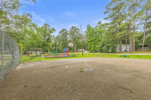 13149 S Lee Shore Drive, Willis, TX 77318
