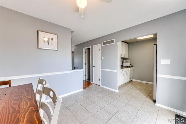 815 Wendevy Court, Ballwin, MO 63011