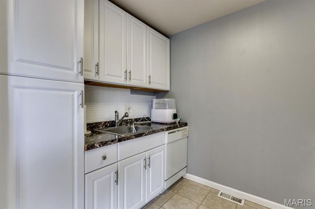 815 Wendevy Court, Ballwin, MO 63011