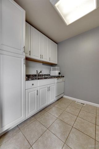 815 Wendevy Court, Ballwin, MO 63011