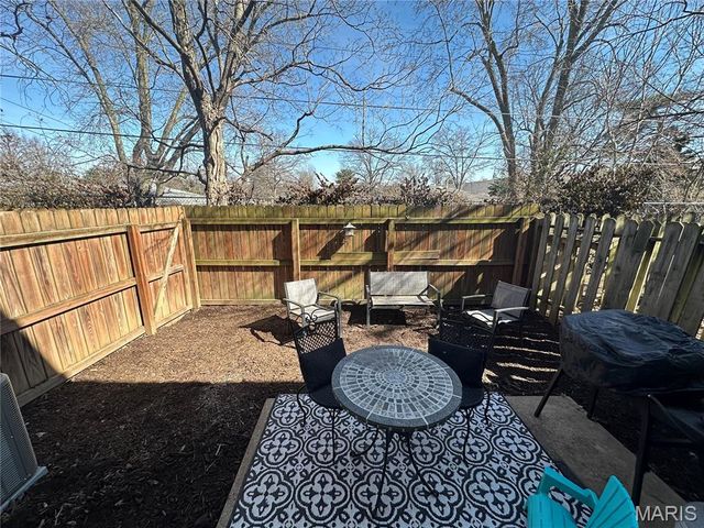 815 Wendevy Court, Ballwin, MO 63011