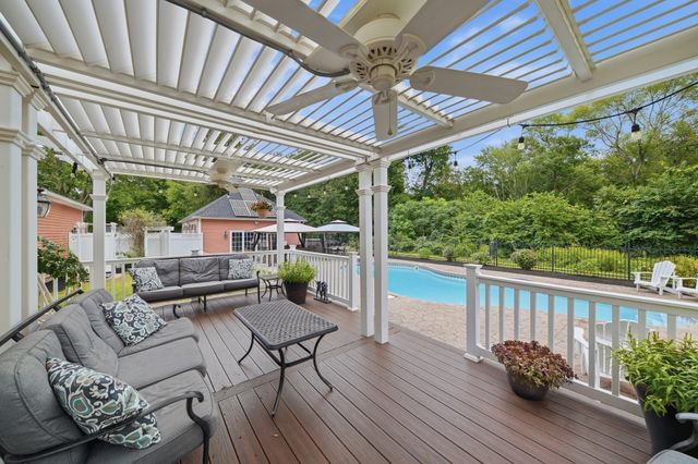55 Squire Shaler Ln, Lancaster, MA 01523
