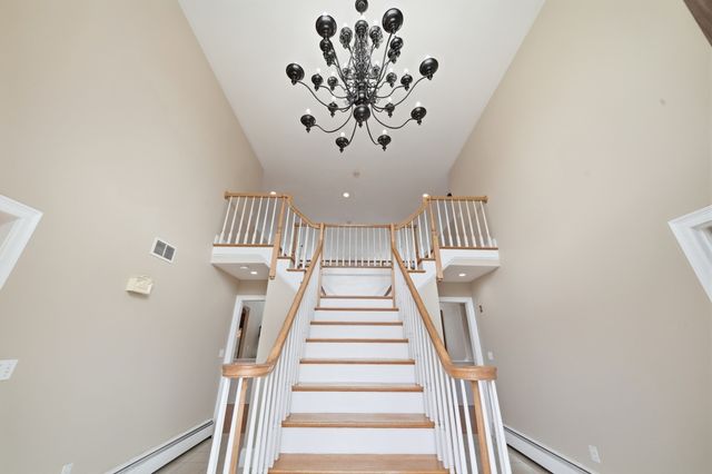 55 Squire Shaler Ln, Lancaster, MA 01523