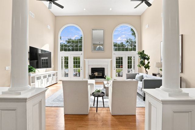 55 Squire Shaler Ln, Lancaster, MA 01523