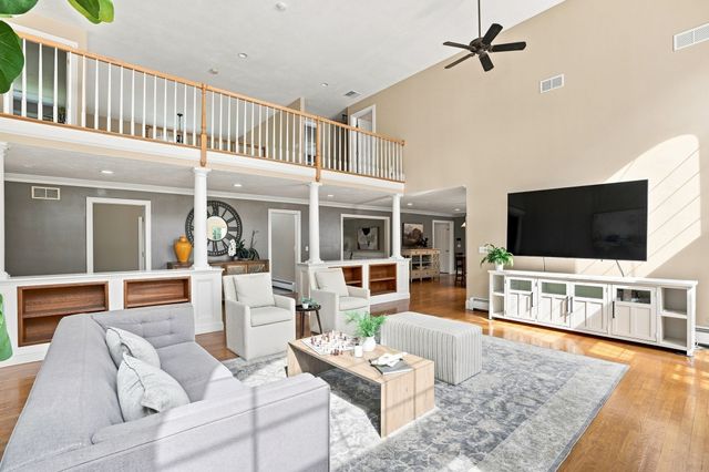 55 Squire Shaler Ln, Lancaster, MA 01523