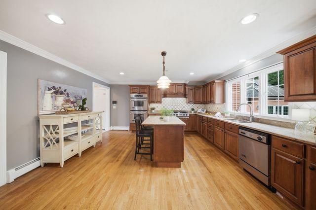 55 Squire Shaler Ln, Lancaster, MA 01523