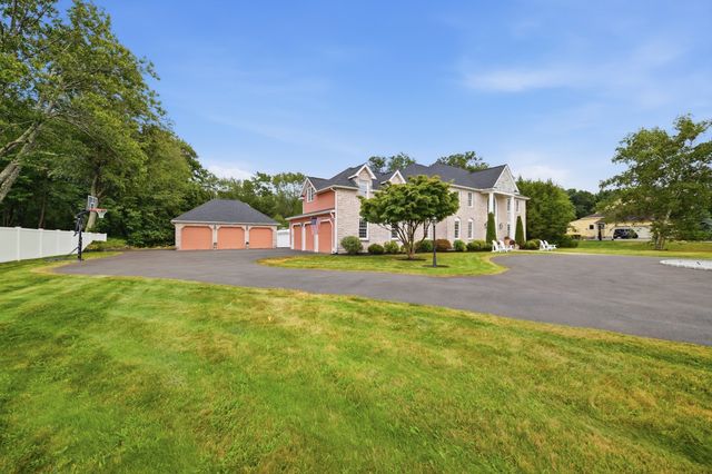 55 Squire Shaler Ln, Lancaster, MA 01523