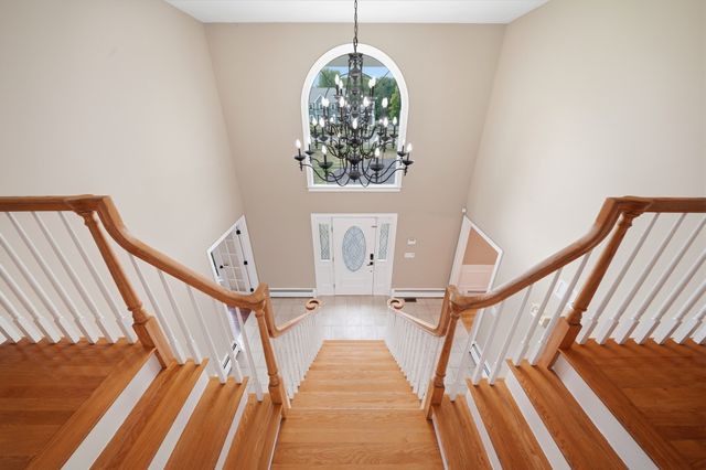 55 Squire Shaler Ln, Lancaster, MA 01523
