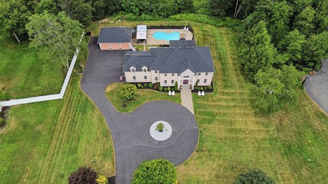 55 Squire Shaler Ln, Lancaster, MA 01523
