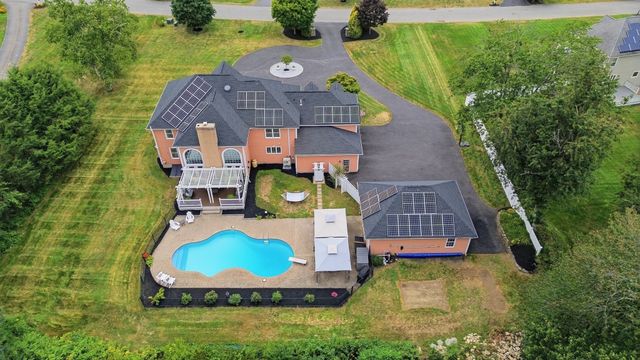 55 Squire Shaler Ln, Lancaster, MA 01523
