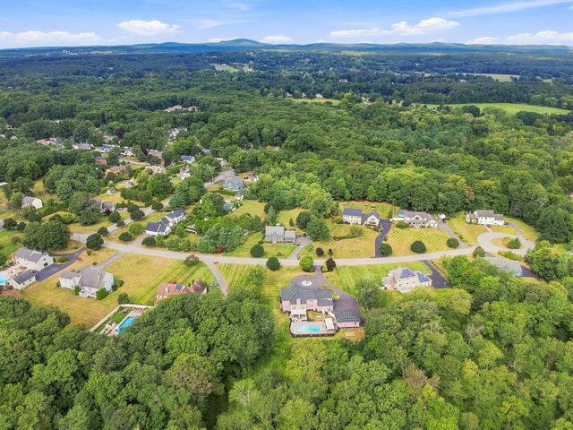 55 Squire Shaler Ln, Lancaster, MA 01523