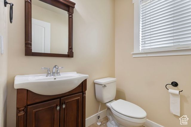 642 E CENTER ST, Pleasant Grove, UT 84062