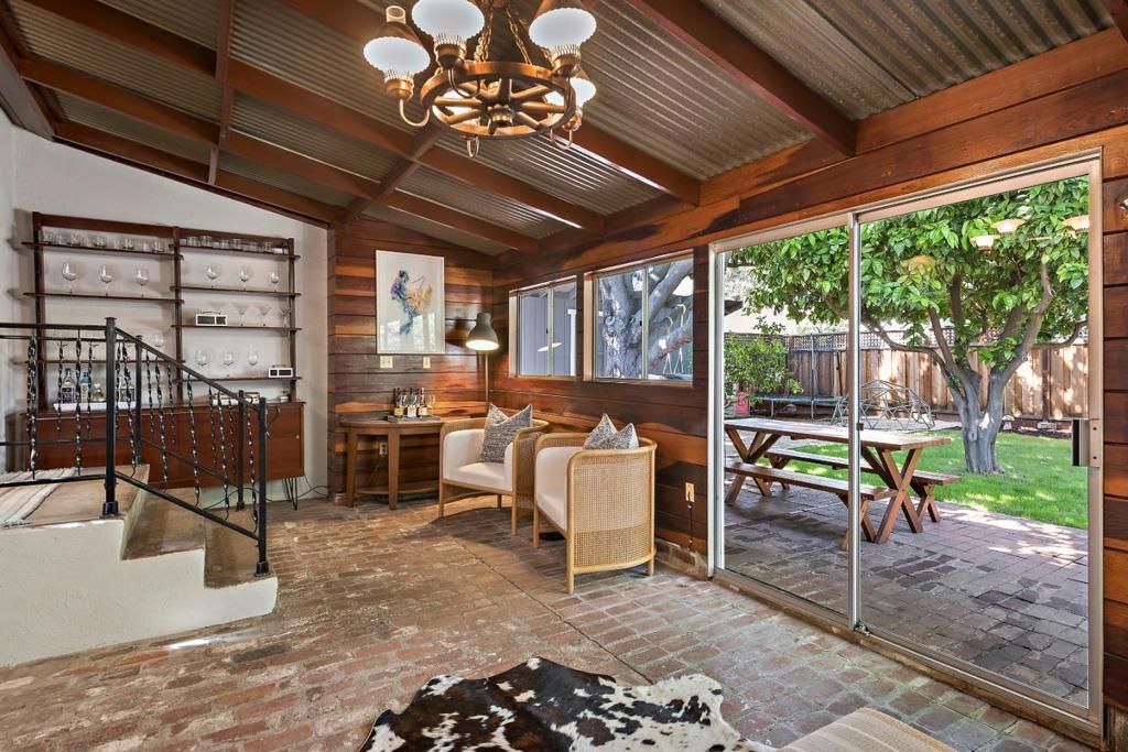 Image 21 of property listing at 931 Peggy Lane, Menlo Park, CA 94025