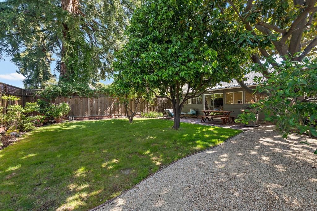 Image 22 of property listing at 931 Peggy Lane, Menlo Park, CA 94025