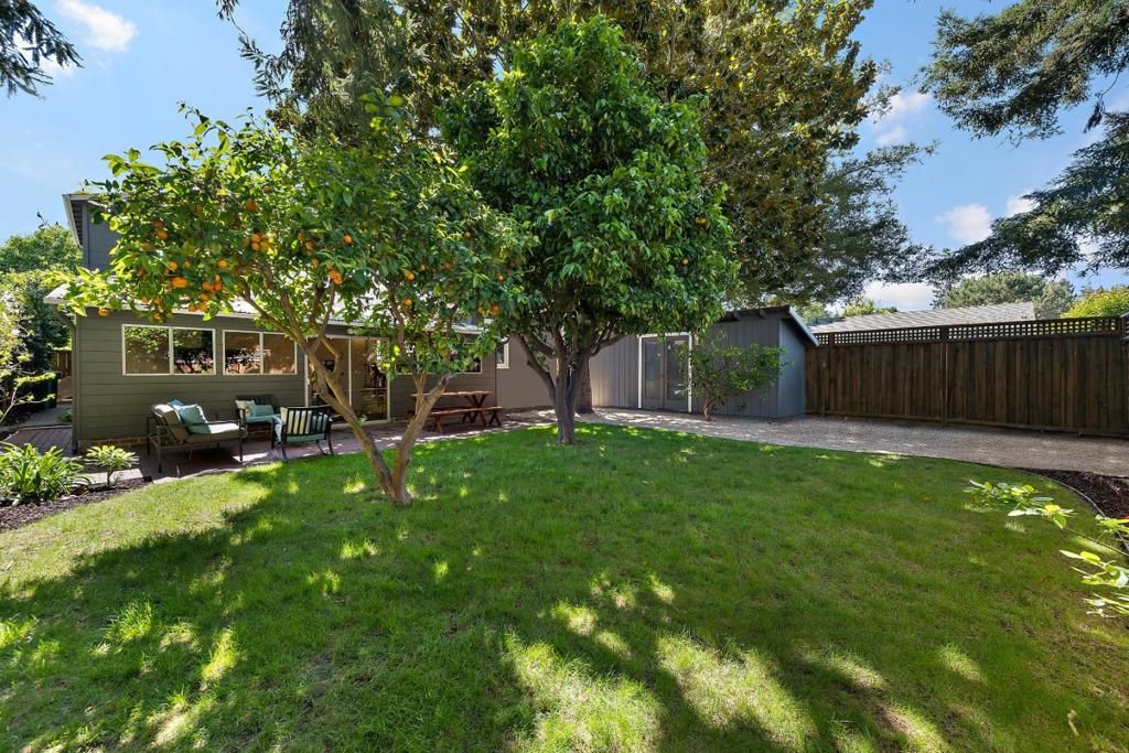 Image 23 of property listing at 931 Peggy Lane, Menlo Park, CA 94025