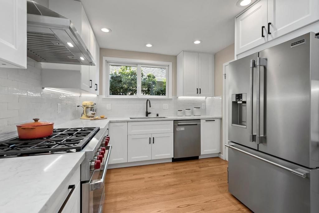 Image 9 of property listing at 931 Peggy Lane, Menlo Park, CA 94025