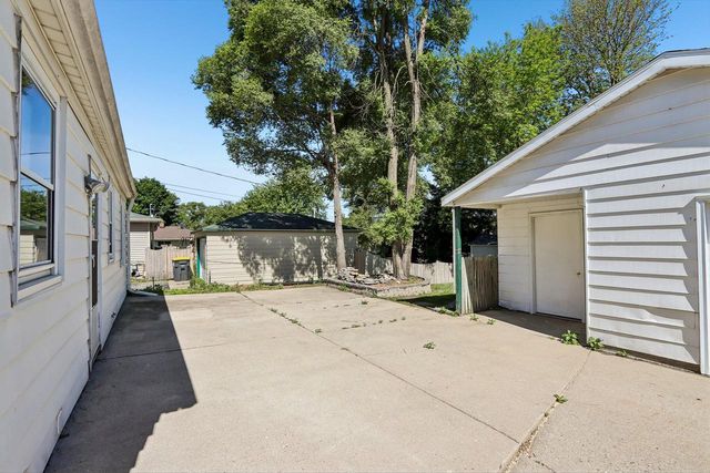 418 Harrison AVENUE, Waukesha, WI 53186