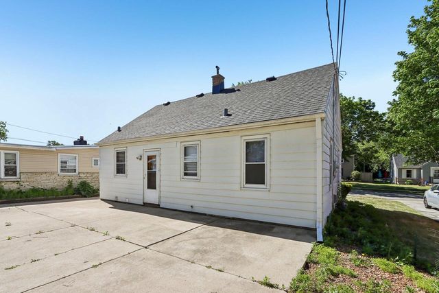 418 Harrison AVENUE, Waukesha, WI 53186