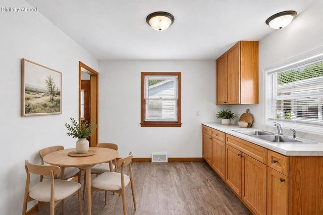 418 Harrison AVENUE, Waukesha, WI 53186