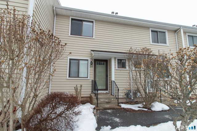 255 Monticello Drive 255, Branford, CT 06405