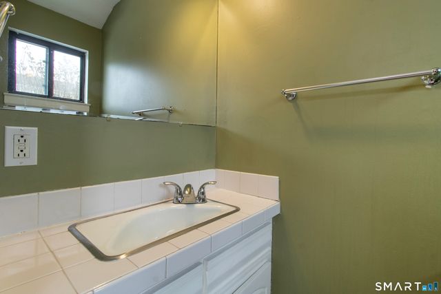 255 Monticello Drive 255, Branford, CT 06405