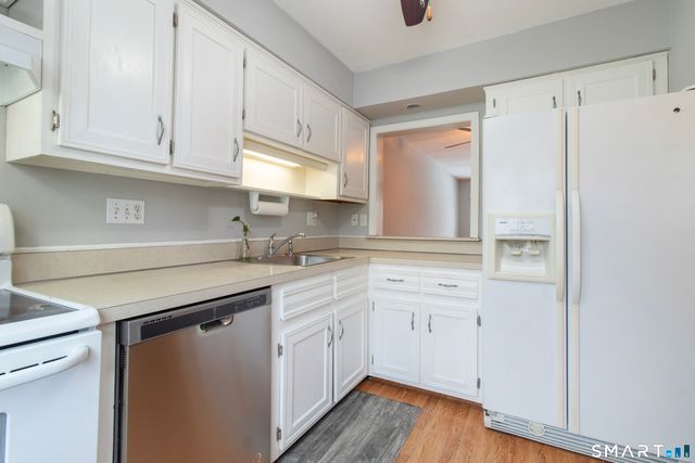 255 Monticello Drive 255, Branford, CT 06405