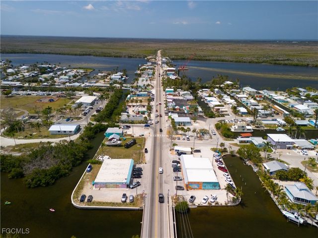 5500 Stringfellow RD, St James City, FL 33956