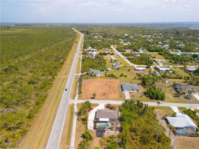 5500 Stringfellow RD, St James City, FL 33956